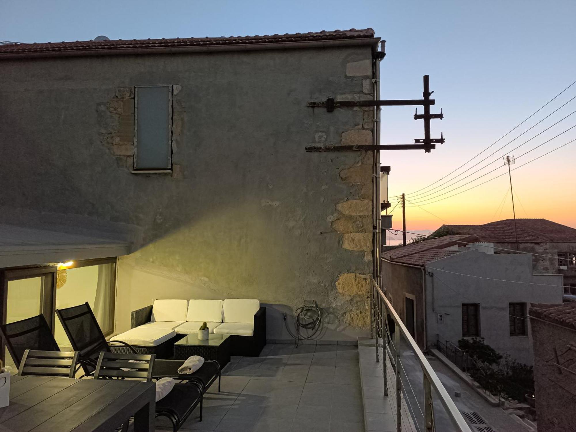 Charming Old Tannery House With Spacious Veranda And Stunning Sea View! Chania  Bagian luar foto